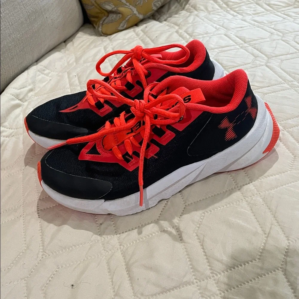Under Armour Orange and Black Sneakers (D)